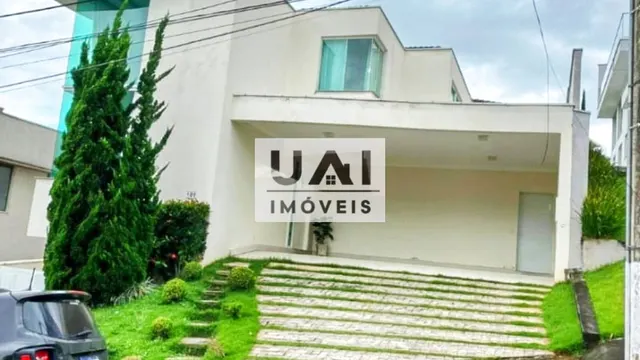 Casa de 4 quartos com terraço de 140 m² no Condomínio Dr. João Luiz, Centro