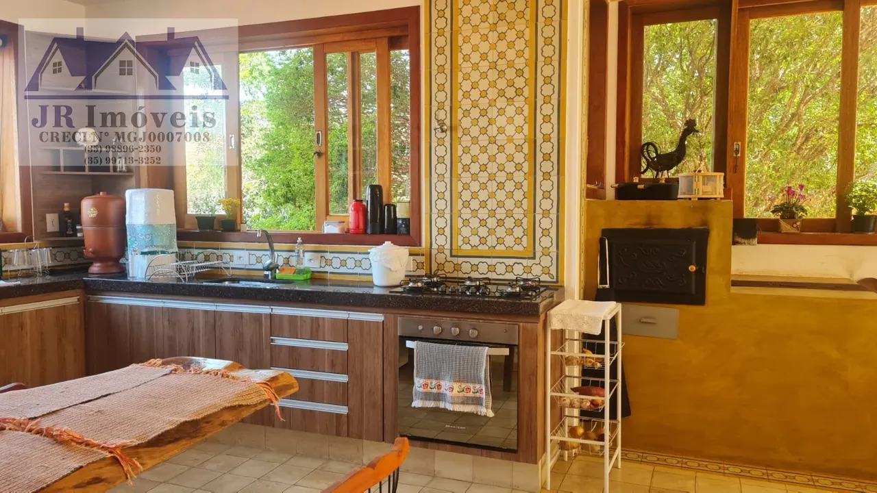 Foto 4 de Casa de 4 quartos (1 suíte com closet) com área gourmet e vista da cidade, Oriente