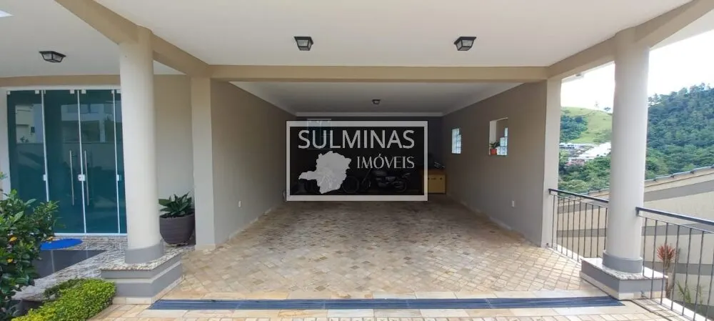 Foto 4 de Casa alto padrão de 4 quartos (3 suítes) em três pavimentos com área gourmet, Pinheirinho
