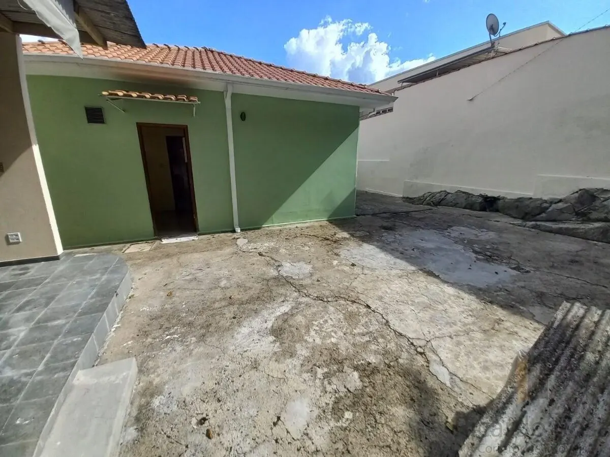Foto 7 de Casa de 4 quartos (1 suíte) com quintal amplo e 6 vagas, Morro Chic