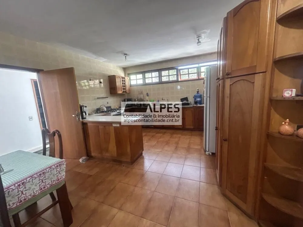 Foto 6 de Casa de esquina com 4 quartos, área gourmet, pomar e edícula, Varginha