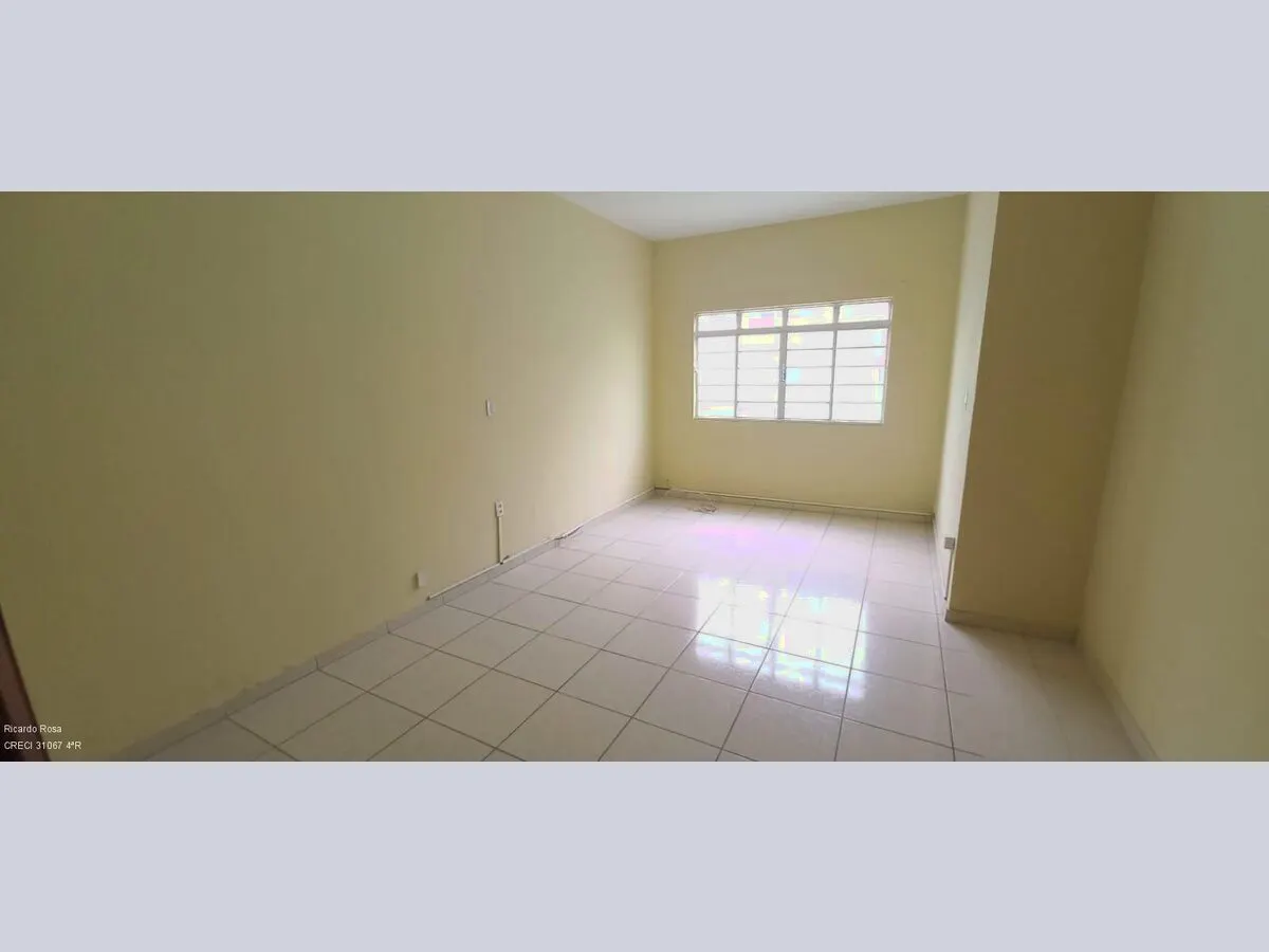 Foto 4 de Casa de 4 quartos (1 suíte) com edícula e garagem para 6 carros, Medicina