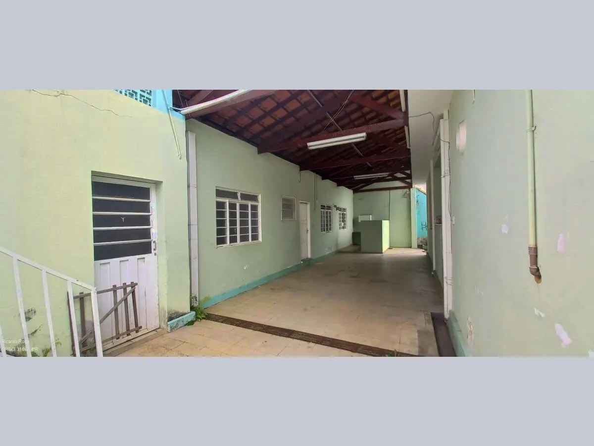 Foto 7 de Casa de 4 quartos (1 suíte) com edícula e garagem para 6 carros, Medicina