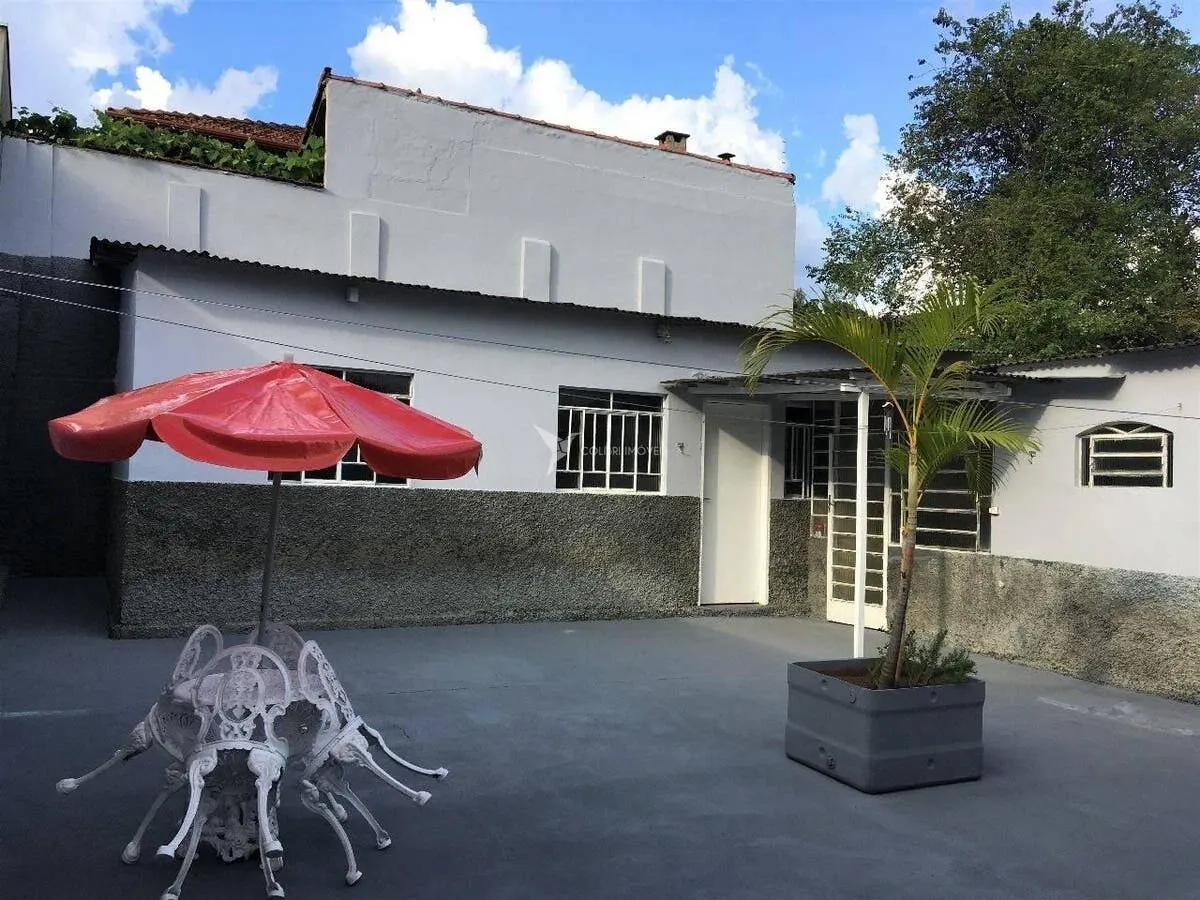 Foto 4 de Casa de 4 quartos com edícula e garagem para 3 carros, Morro Chic