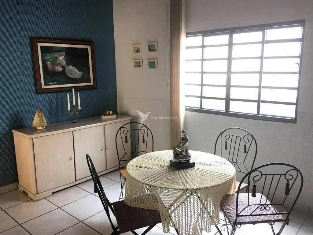 Foto 6 de Casa de 4 quartos com edícula e garagem para 3 carros, Morro Chic