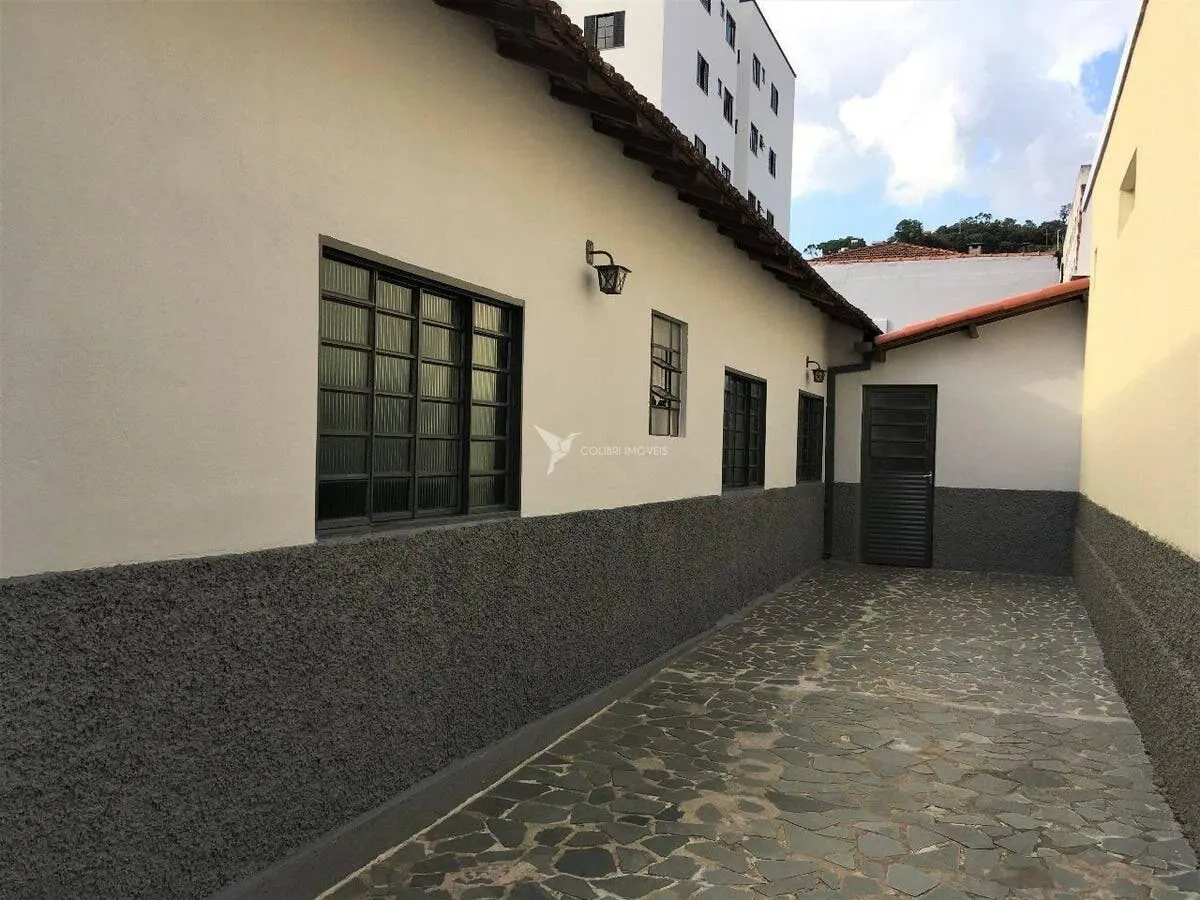 Foto 8 de Casa de 4 quartos com edícula e garagem para 3 carros, Morro Chic