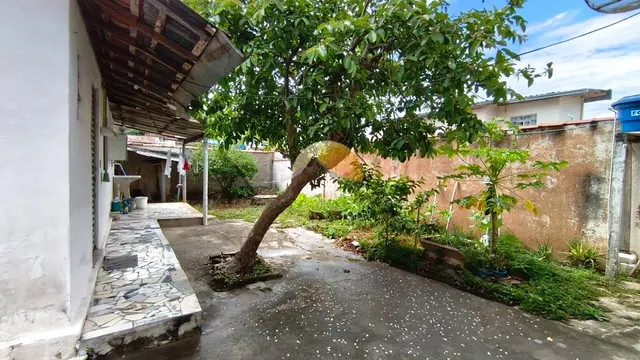 Foto 1 de Casa de 4 quartos (1 suíte) com edícula e quintal amplo, Santo Antônio