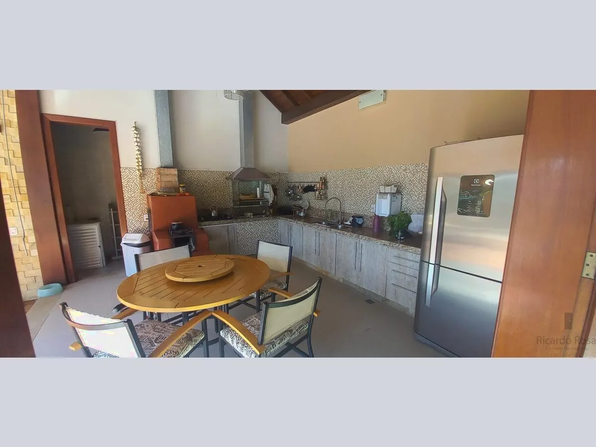Foto 4 de Casa de 4 quartos (1 suíte) com piscina, sauna e área gourmet com vista, Pinheirinho