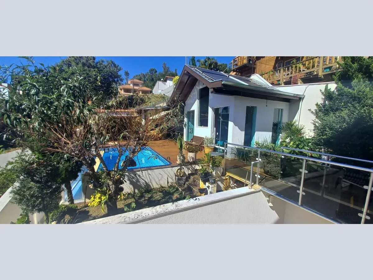 Foto 8 de Casa de 4 quartos (1 suíte) com piscina, sauna e área gourmet com vista, Pinheirinho
