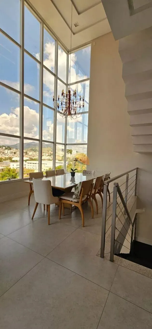 Foto 3 de Casa de 4 quartos (3 suítes) com piscina aquecida e vista, Pinheirinho