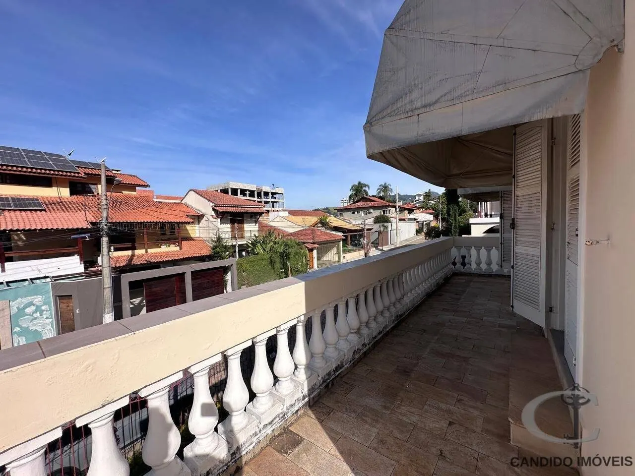 Foto 2 de Casa ampla de 4 quartos (1 suíte) com piscina e churrasqueira, Pinheirinho