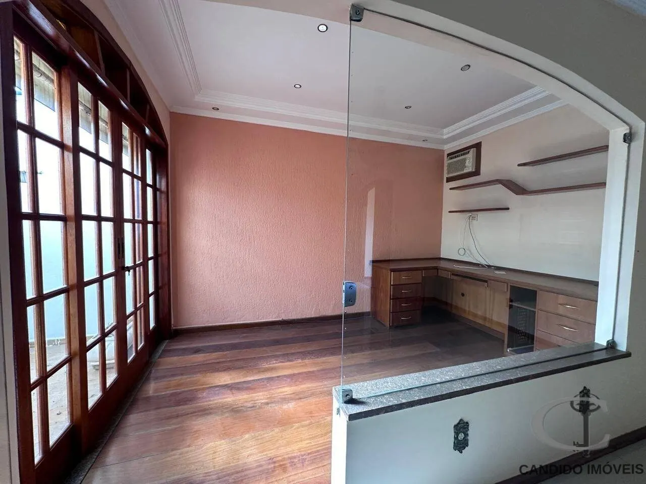 Foto 3 de Casa ampla de 4 quartos (1 suíte) com piscina e churrasqueira, Pinheirinho