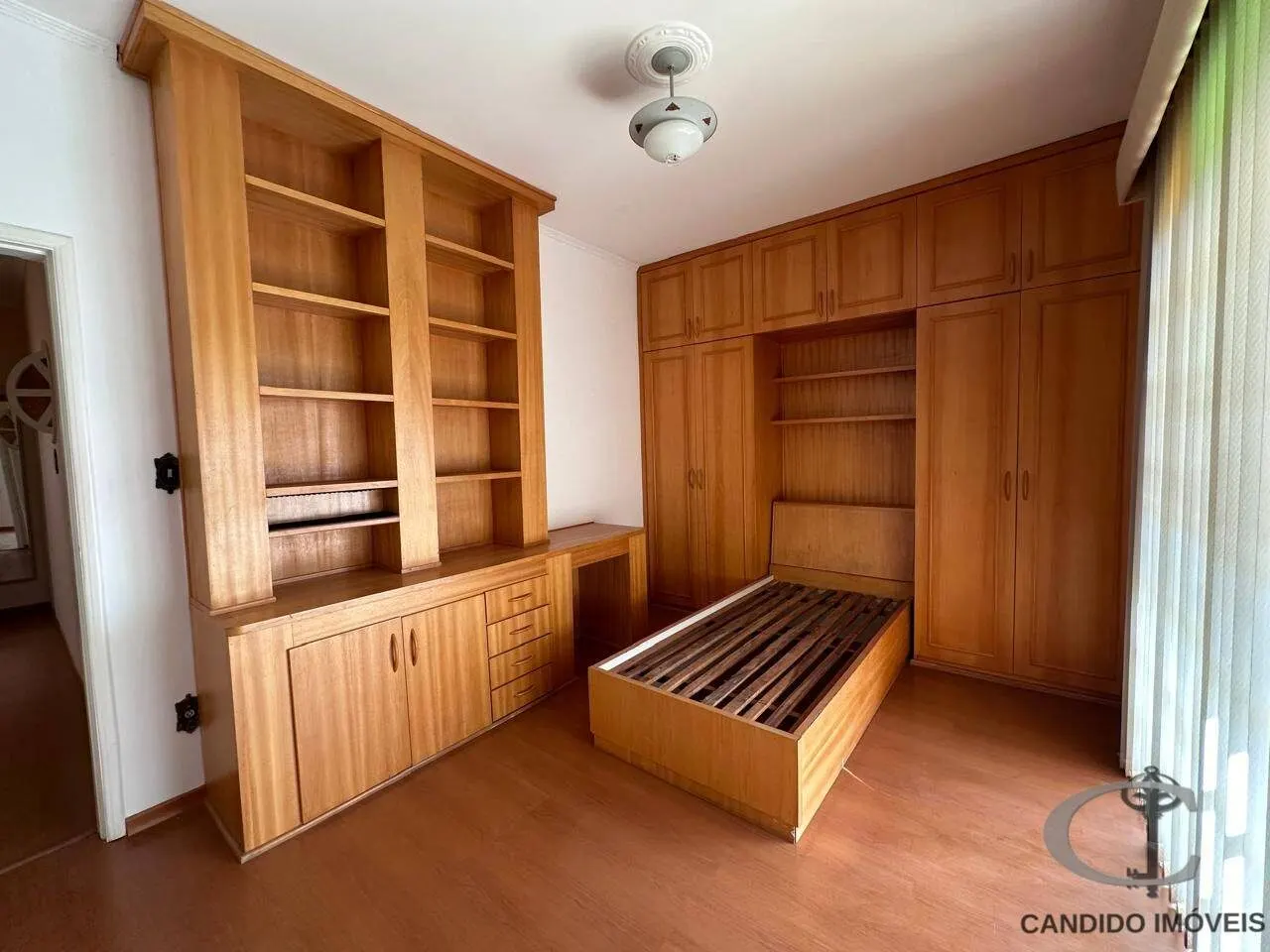 Foto 4 de Casa ampla de 4 quartos (1 suíte) com piscina e churrasqueira, Pinheirinho