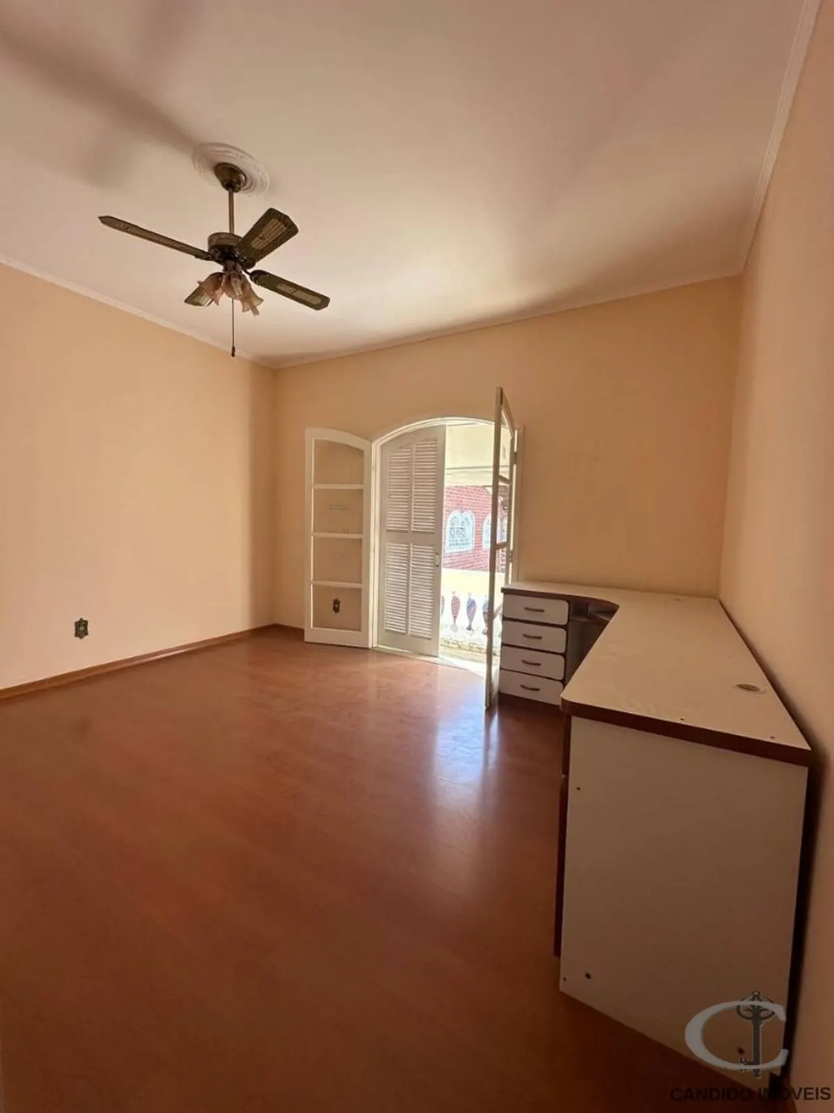 Foto 5 de Casa ampla de 4 quartos (1 suíte) com piscina e churrasqueira, Pinheirinho