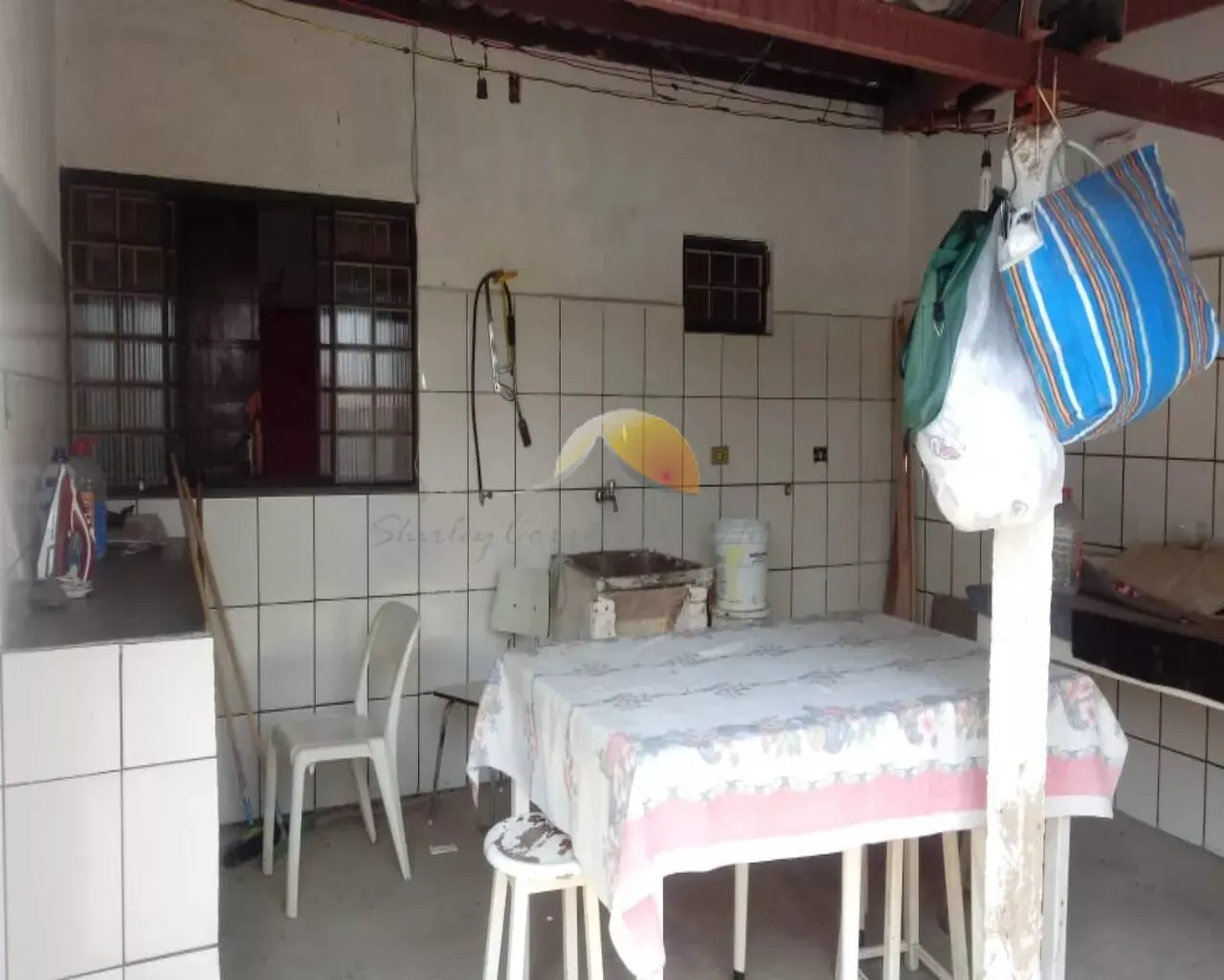 Foto 4 de Casa de 4 quartos com quintal, área de churrasco e garagem para 2 carros, Rebourgeon