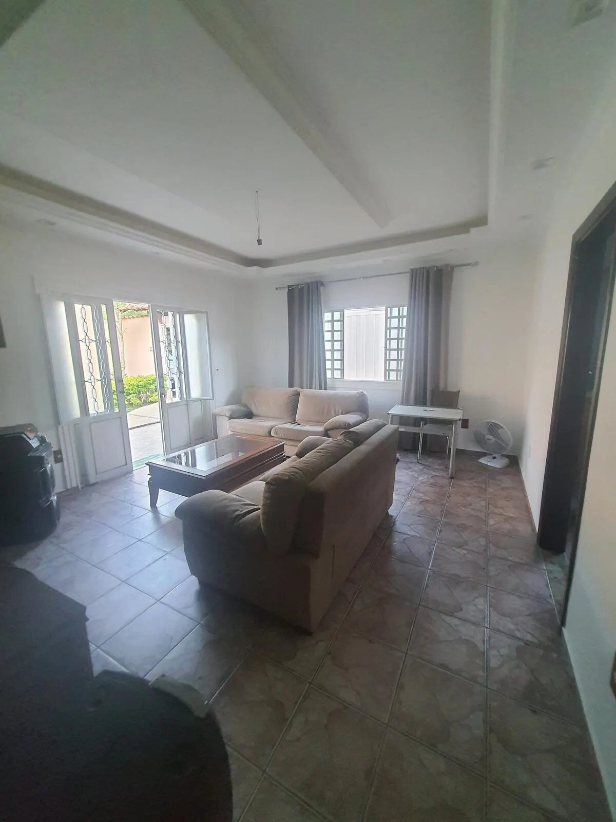 Foto 3 de Casa de 4 quartos (1 suíte) com quintal gramado, Cantagalo