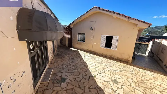 Foto 1 de Casa de 4 quartos com duas cozinhas, quintal e churrasqueira, Estiva