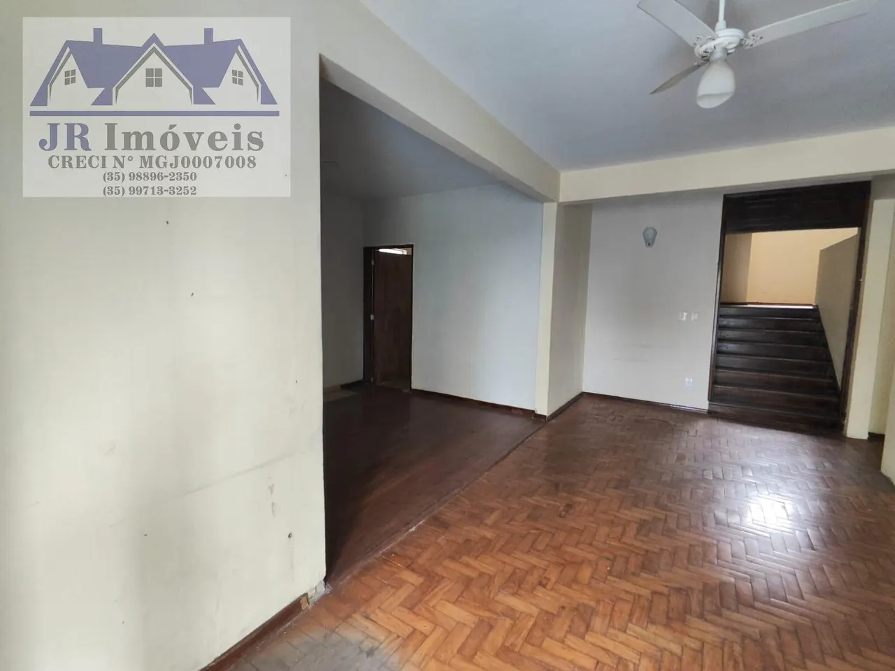 Foto 3 de Casa de 4 quartos com terraço e sala comercial no térreo, Centro
