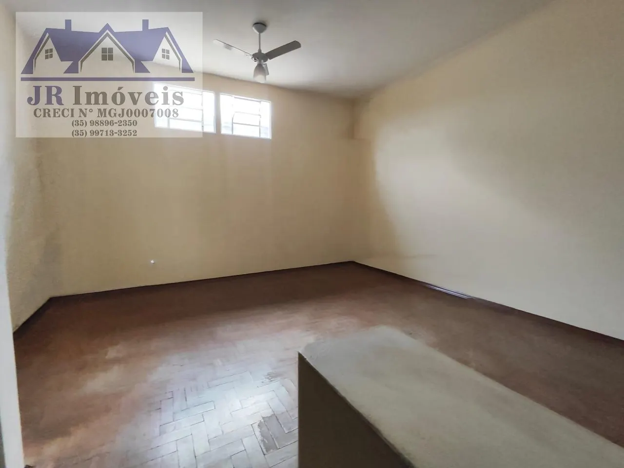 Foto 5 de Casa de 4 quartos com terraço e sala comercial no térreo, Centro