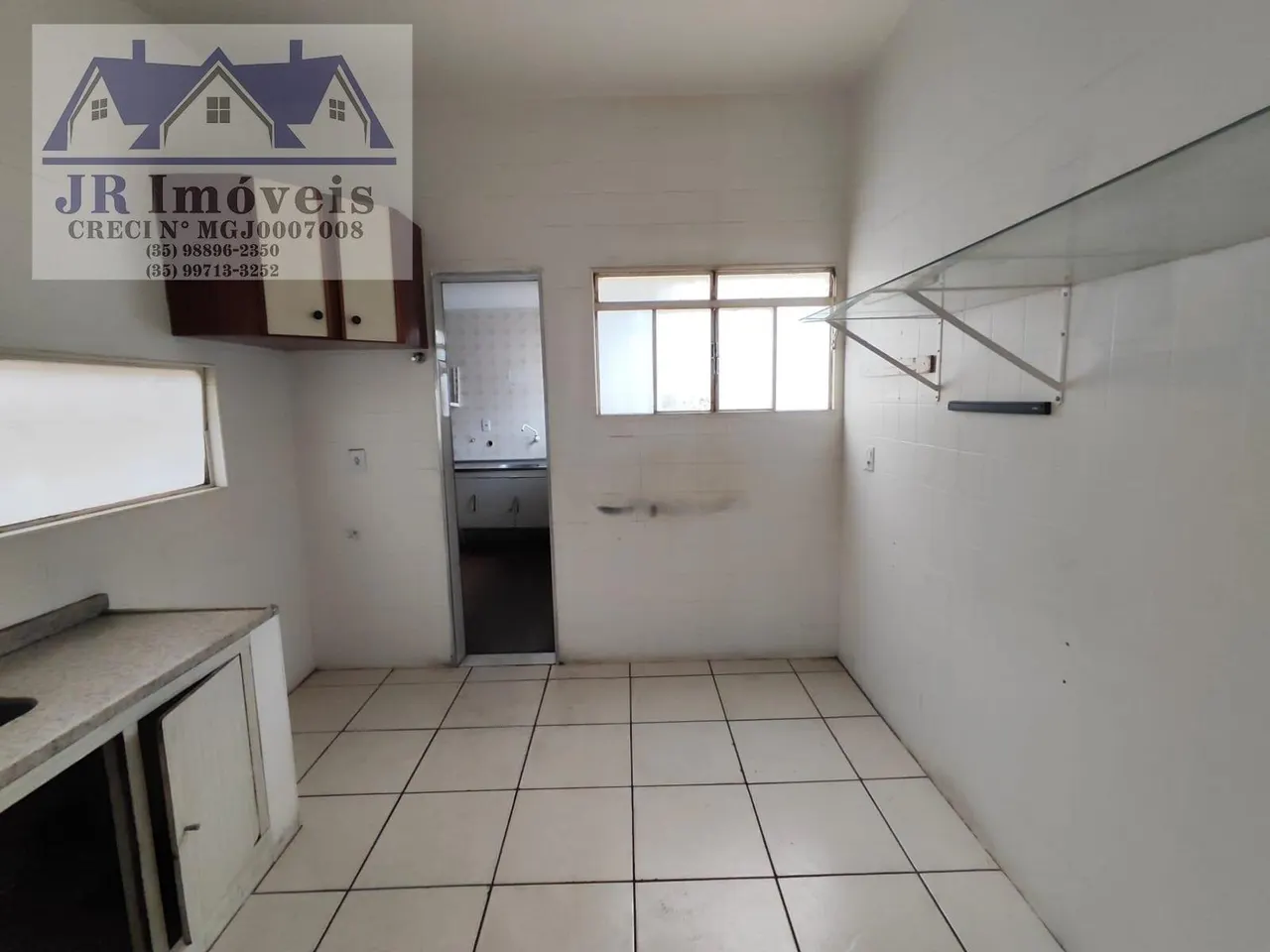 Foto 6 de Casa de 4 quartos com terraço e sala comercial no térreo, Centro