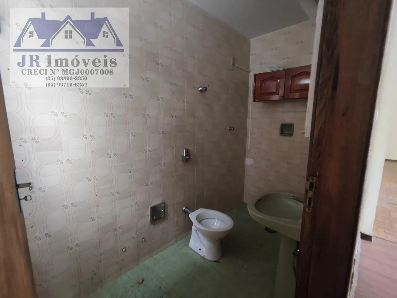 Foto 7 de Casa de 4 quartos com terraço e sala comercial no térreo, Centro