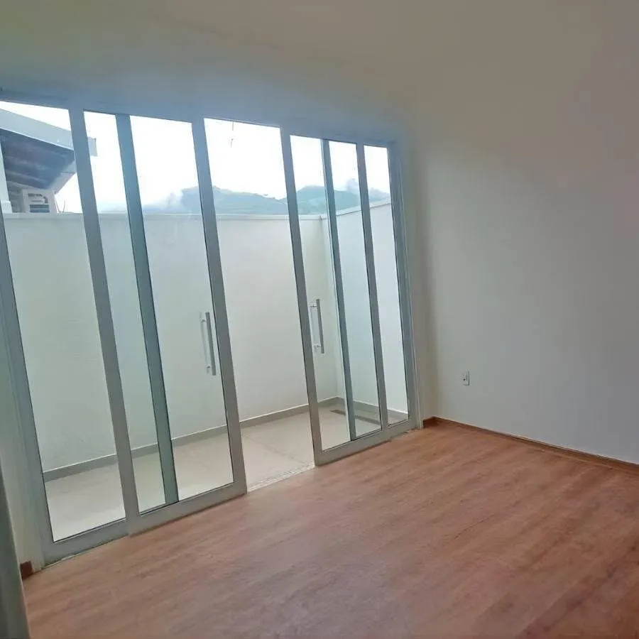 Foto 3 de Casa de 4 quartos (1 suíte com closet) com varanda e 6 vagas, Jardim Eldorado