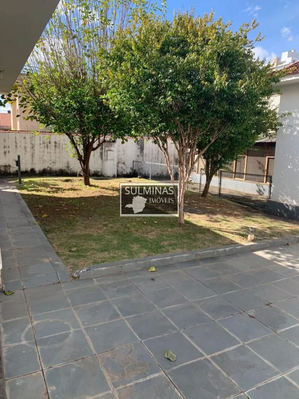 Foto 5 de Casa térrea de esquina com 4 quartos, edícula e terreno de 773 m², BPS