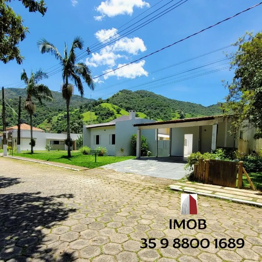 Foto 2 de Casa de 4 quartos (1 suíte) com 980 m² de terreno no Condomínio Helibras, Santa Rosa