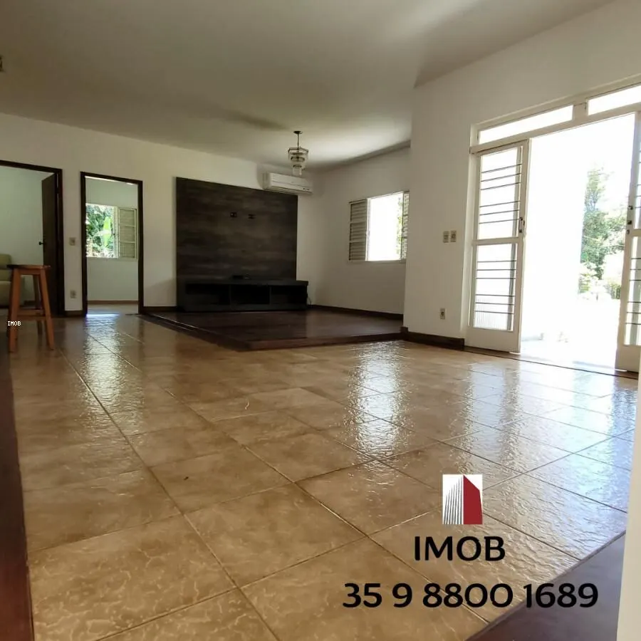 Foto 3 de Casa de 4 quartos (1 suíte) com 980 m² de terreno no Condomínio Helibras, Santa Rosa
