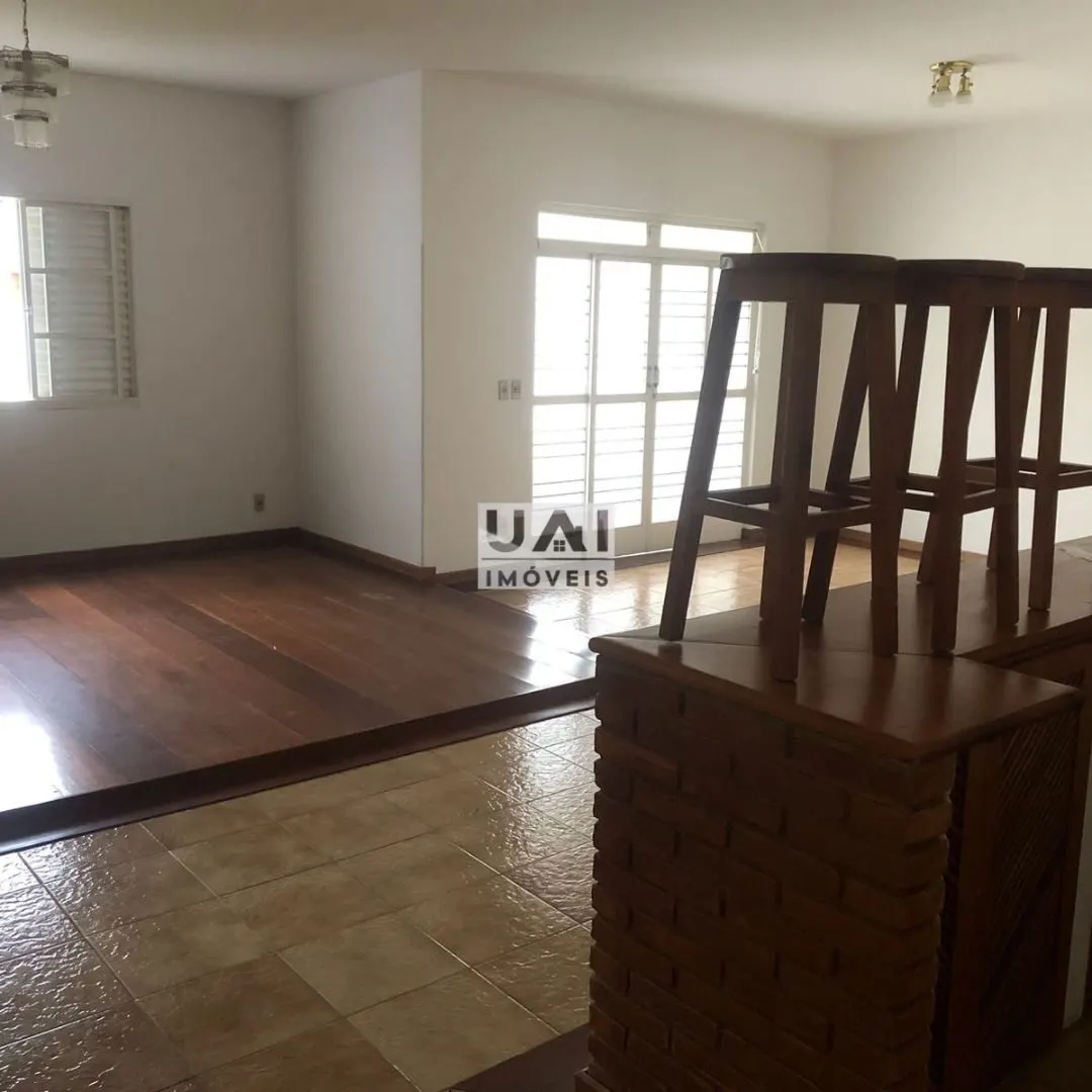 Foto 5 de Casa de 4 quartos (1 suíte) com lareira e edícula no Condomínio da Helibras, Santa Rosa