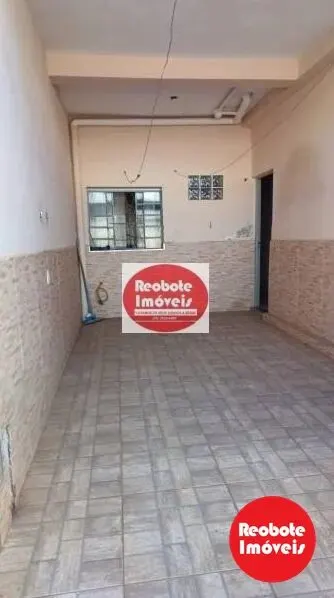 Foto 6 de Casa de 4 quartos com 2 banheiros e garagem, Medicina