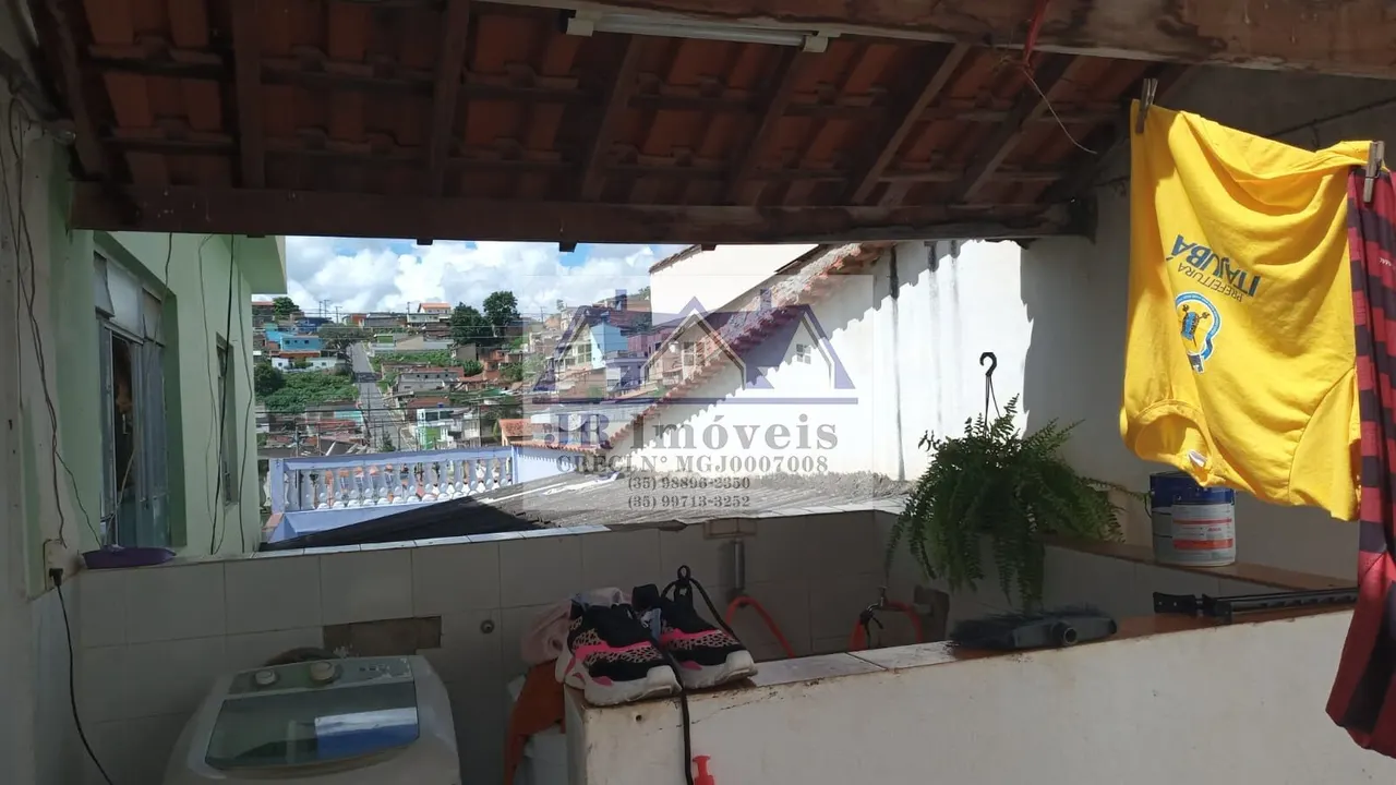 Foto 3 de Casa de 4 quartos com quintal e garagem, Rebourgeon