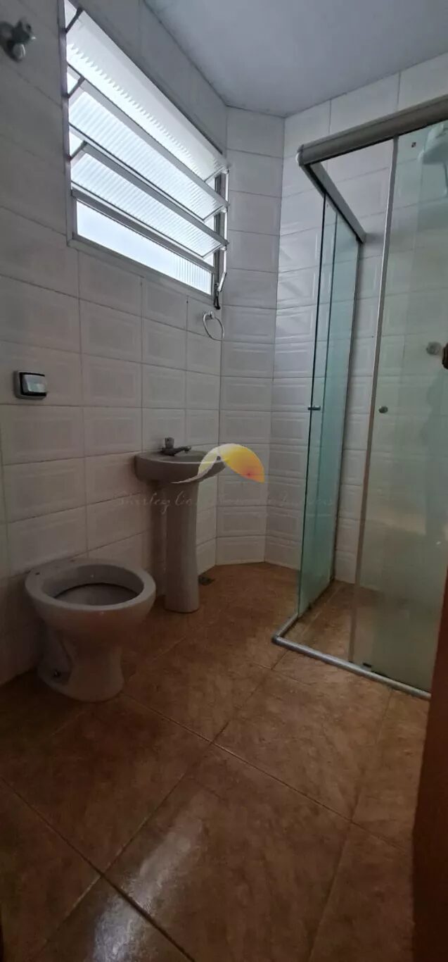 Foto 7 de Casa de 4 quartos (2 suítes) com 2 cozinhas e garagem, Centro