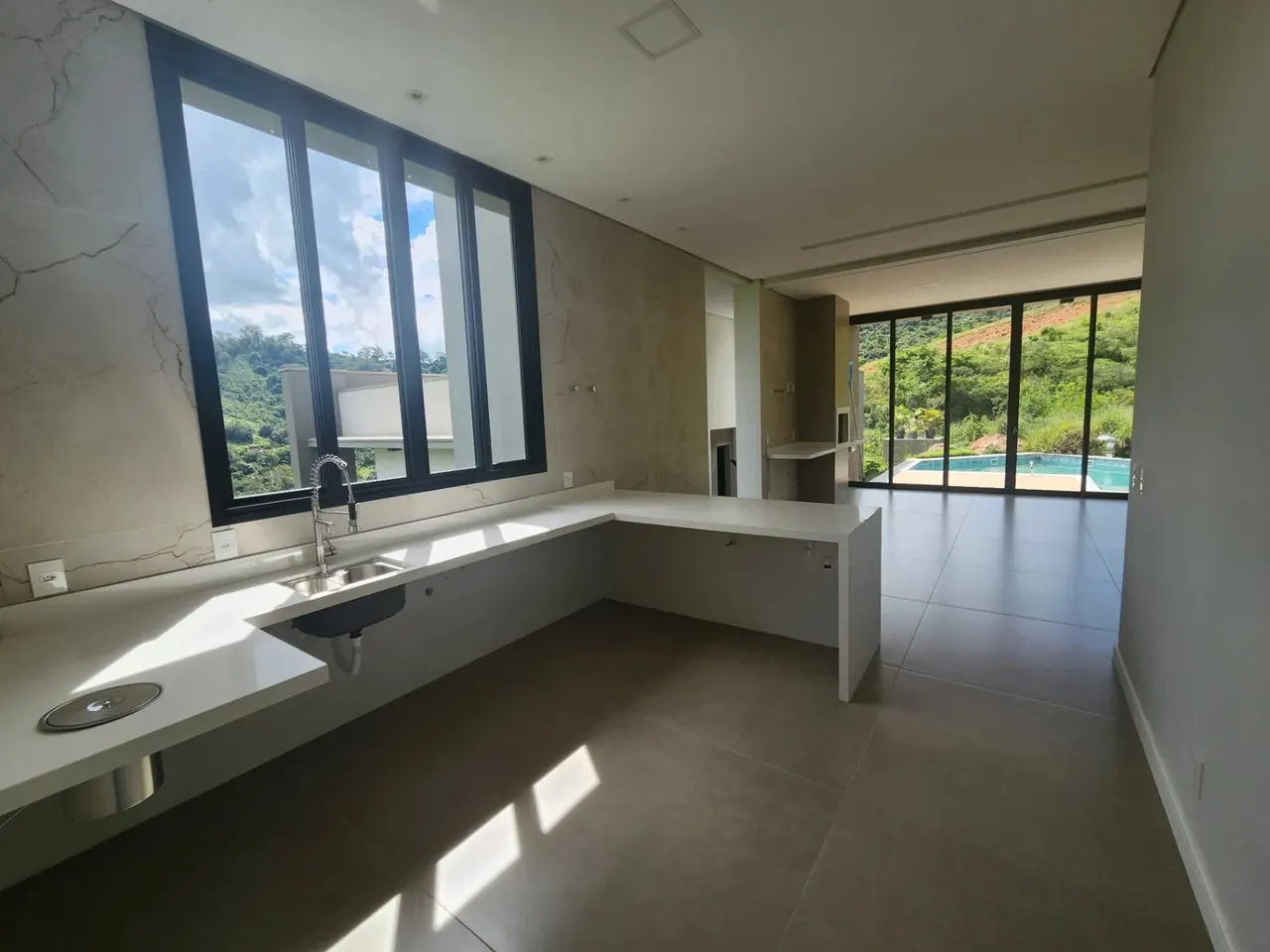 Foto 4 de Casa de alto padrão com 4 suítes e piscina em condomínio fechado, Condomínio Olhos D'Água