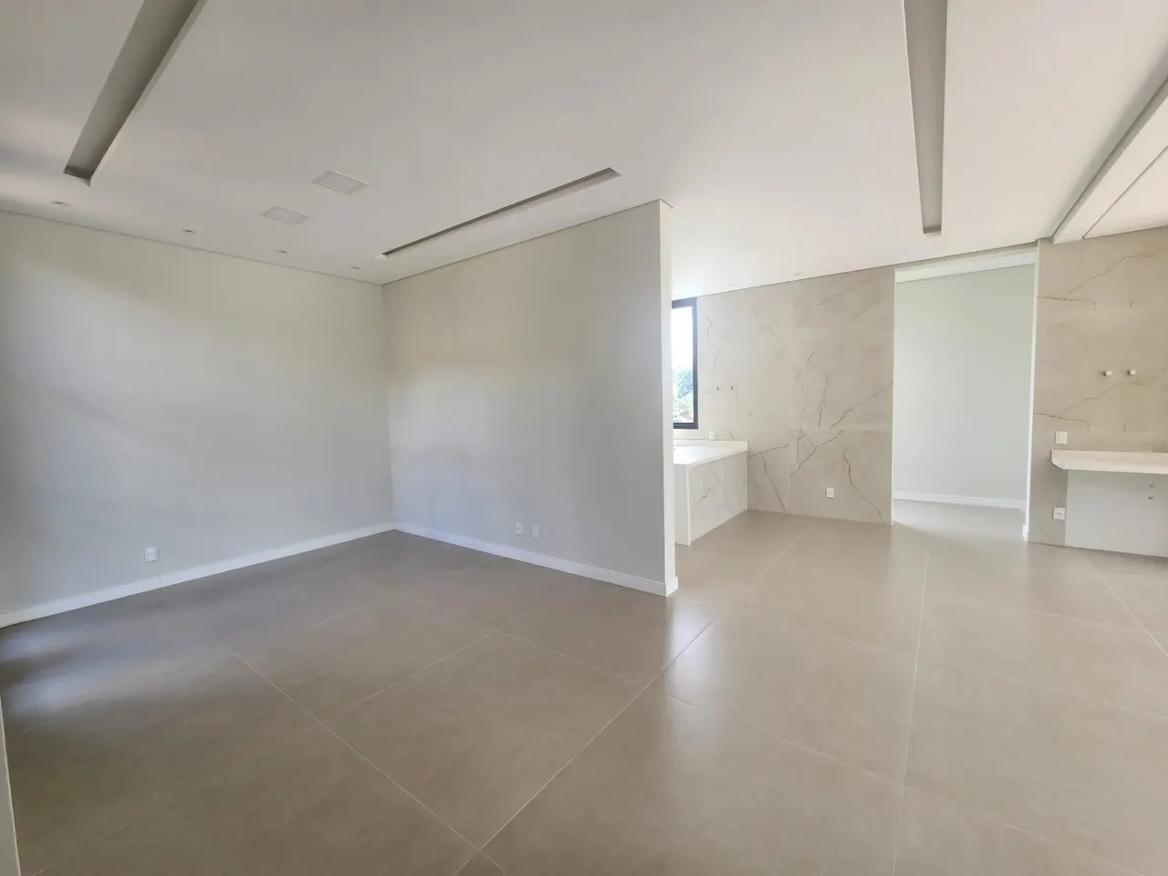 Foto 5 de Casa de alto padrão com 4 suítes e piscina em condomínio fechado, Condomínio Olhos D'Água