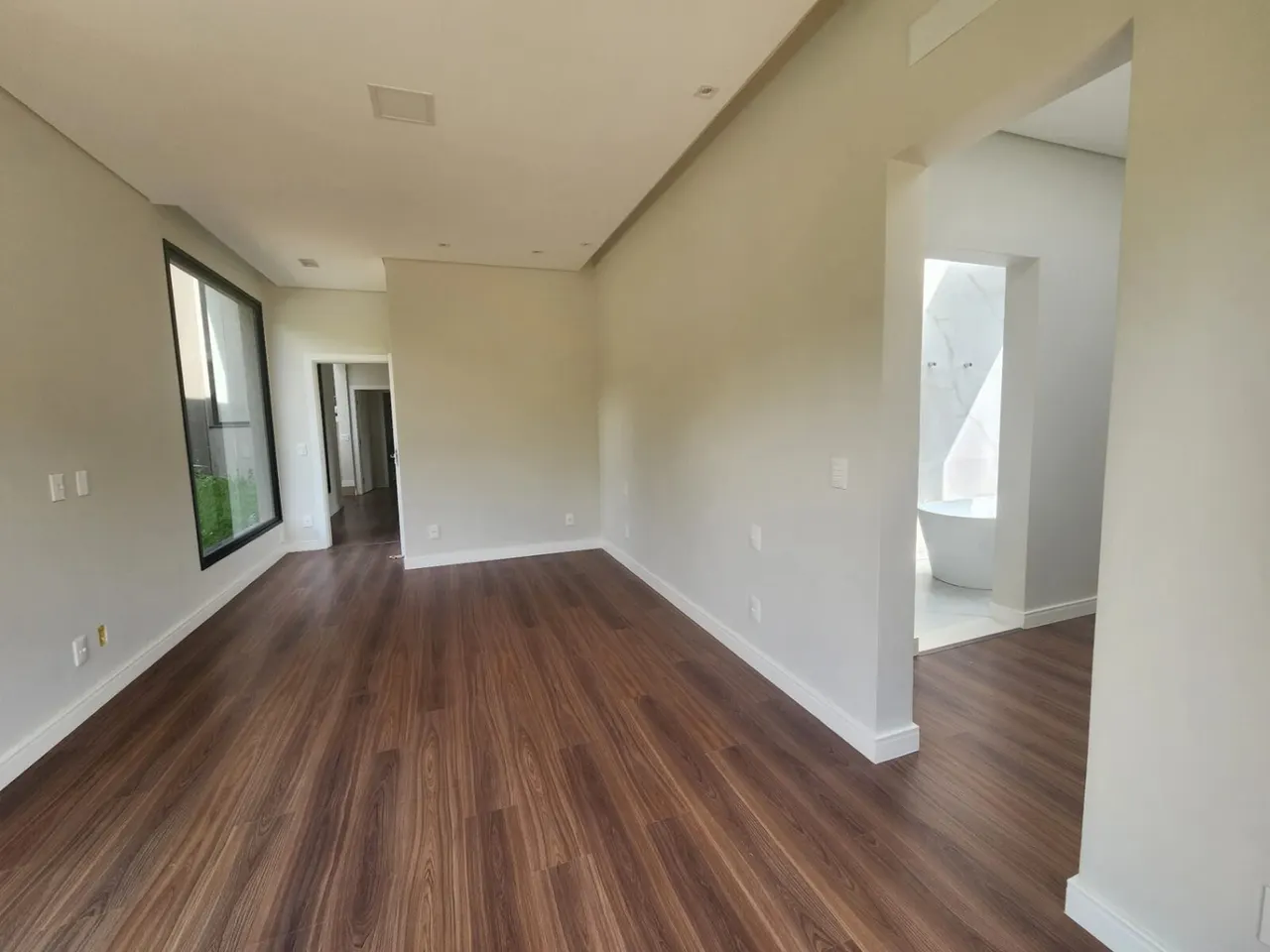 Foto 7 de Casa de alto padrão com 4 suítes e piscina em condomínio fechado, Condomínio Olhos D'Água