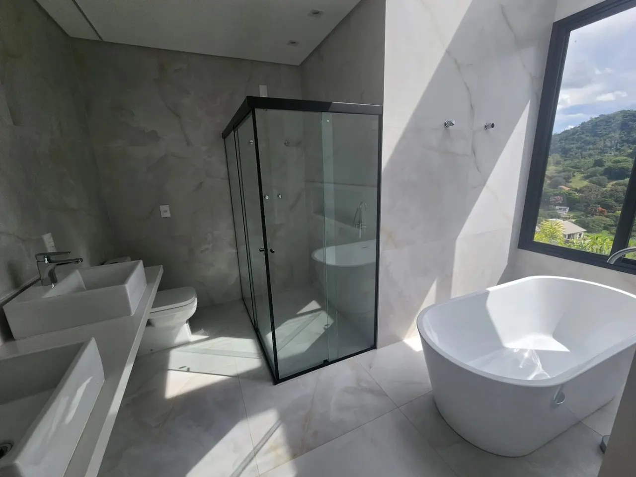 Foto 8 de Casa de alto padrão com 4 suítes e piscina em condomínio fechado, Condomínio Olhos D'Água