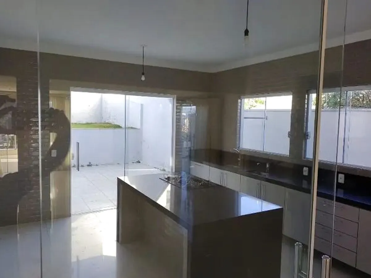 Foto 3 de Casa de alto padrão com 4 suítes e vista panorâmica, Pinheirinho