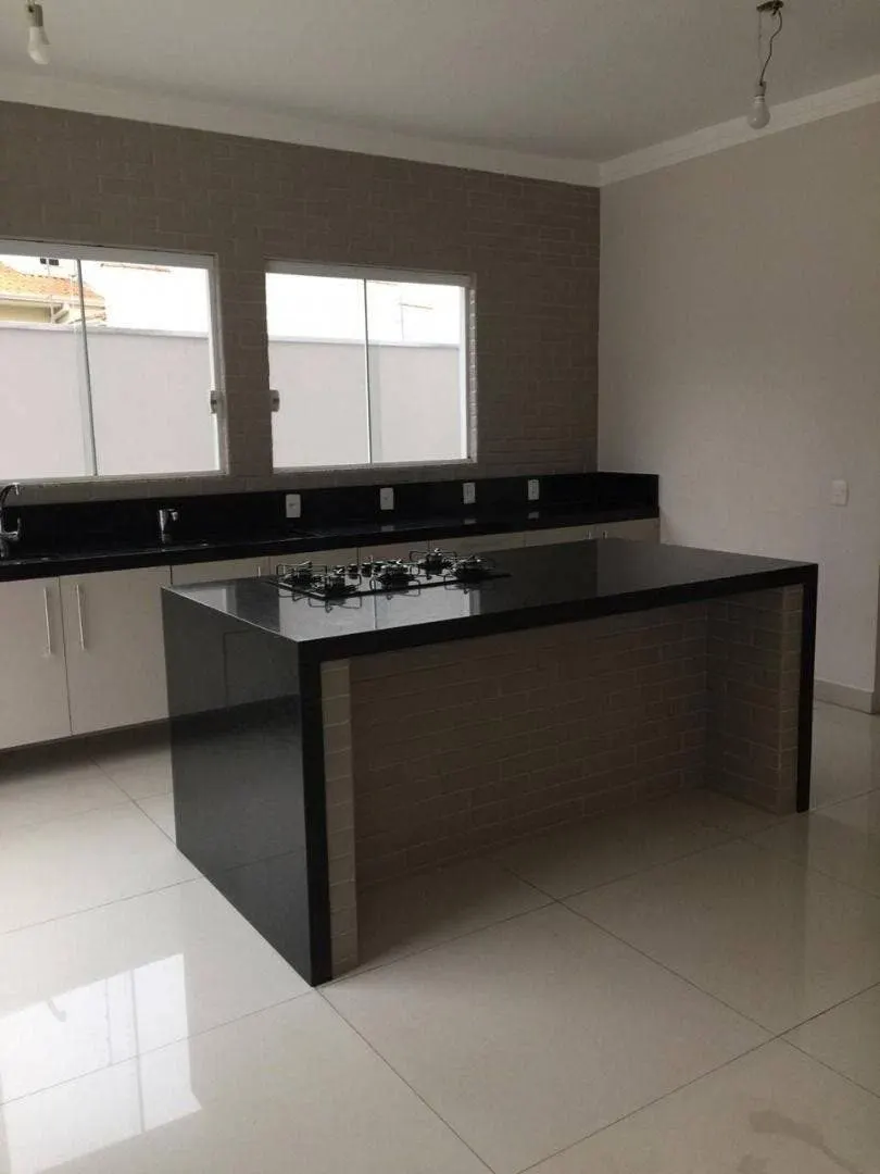 Foto 3 de Casa de alto padrão com 4 suítes, varanda panorâmica e energia solar, Pinheirinho