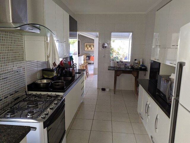 Foto 6 de Casa plana de 4 suítes com área de churrasco e quintal, Pinheirinho