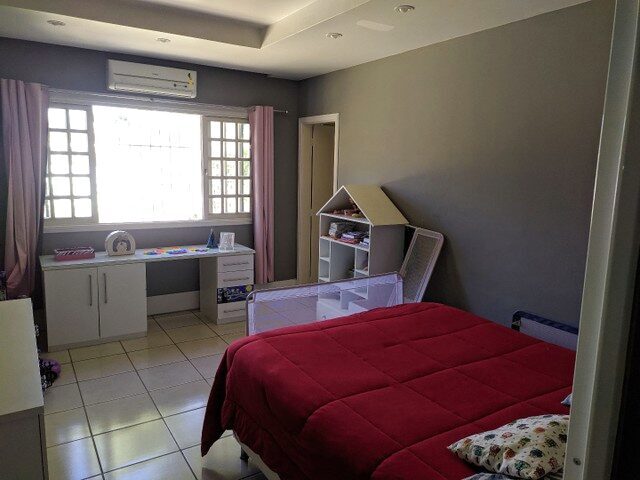 Foto 8 de Casa plana de 4 suítes com área de churrasco e quintal, Pinheirinho