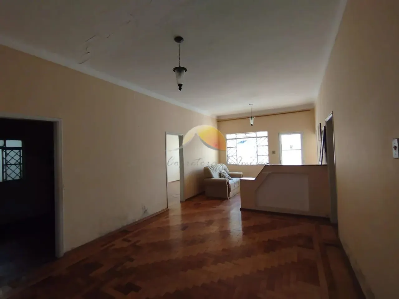 Foto 2 de Casa de 5 quartos com 2 cozinhas e garagem para 2 carros, Varginha