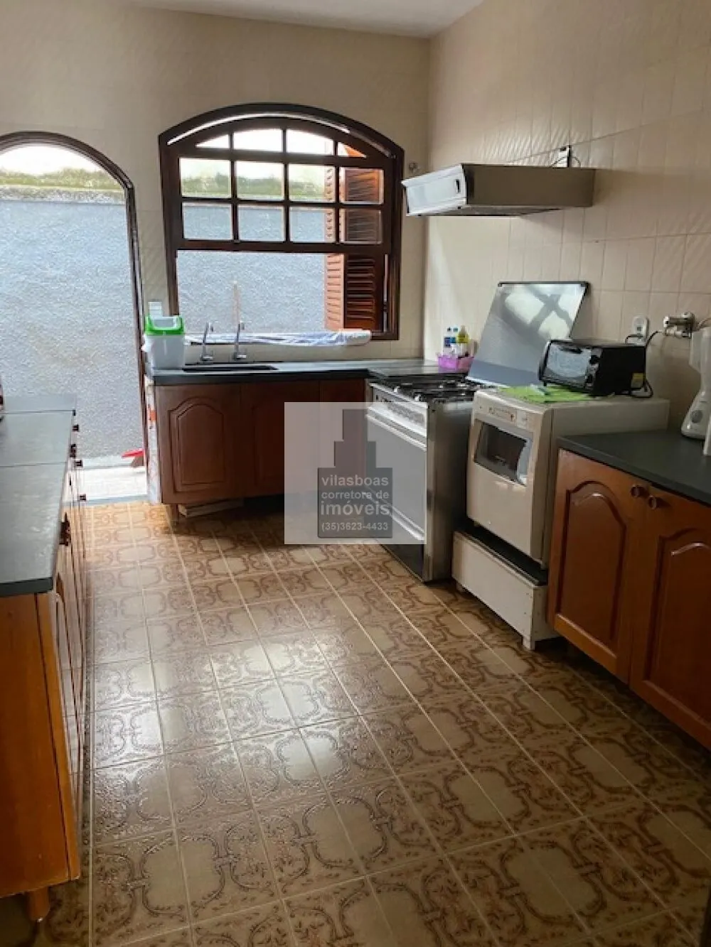 Foto 6 de Casa de 5 quartos (2 suítes) com salão, quintal amplo e garagem para 3 carros, Jardim América