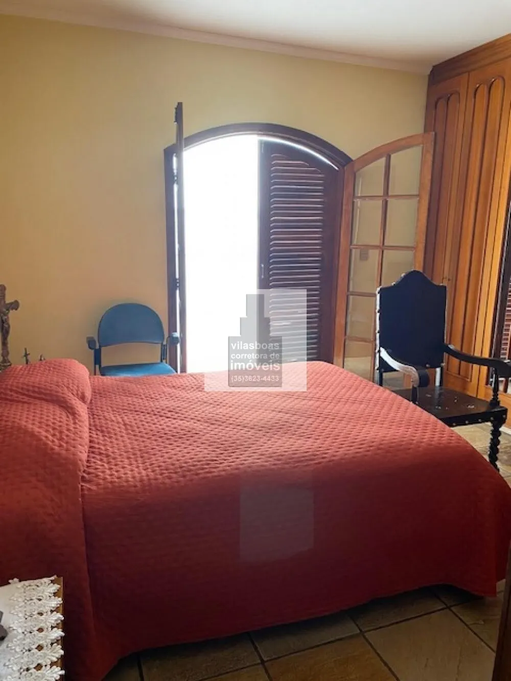 Foto 7 de Casa de 5 quartos (2 suítes) com salão, quintal amplo e garagem para 3 carros, Jardim América