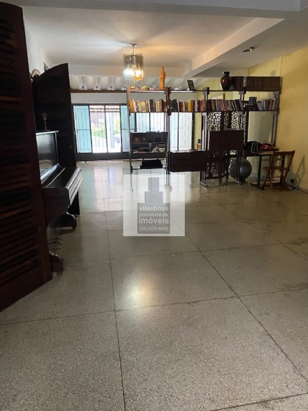Foto 8 de Casa de 5 quartos (2 suítes) com salão, quintal amplo e garagem para 3 carros, Jardim América