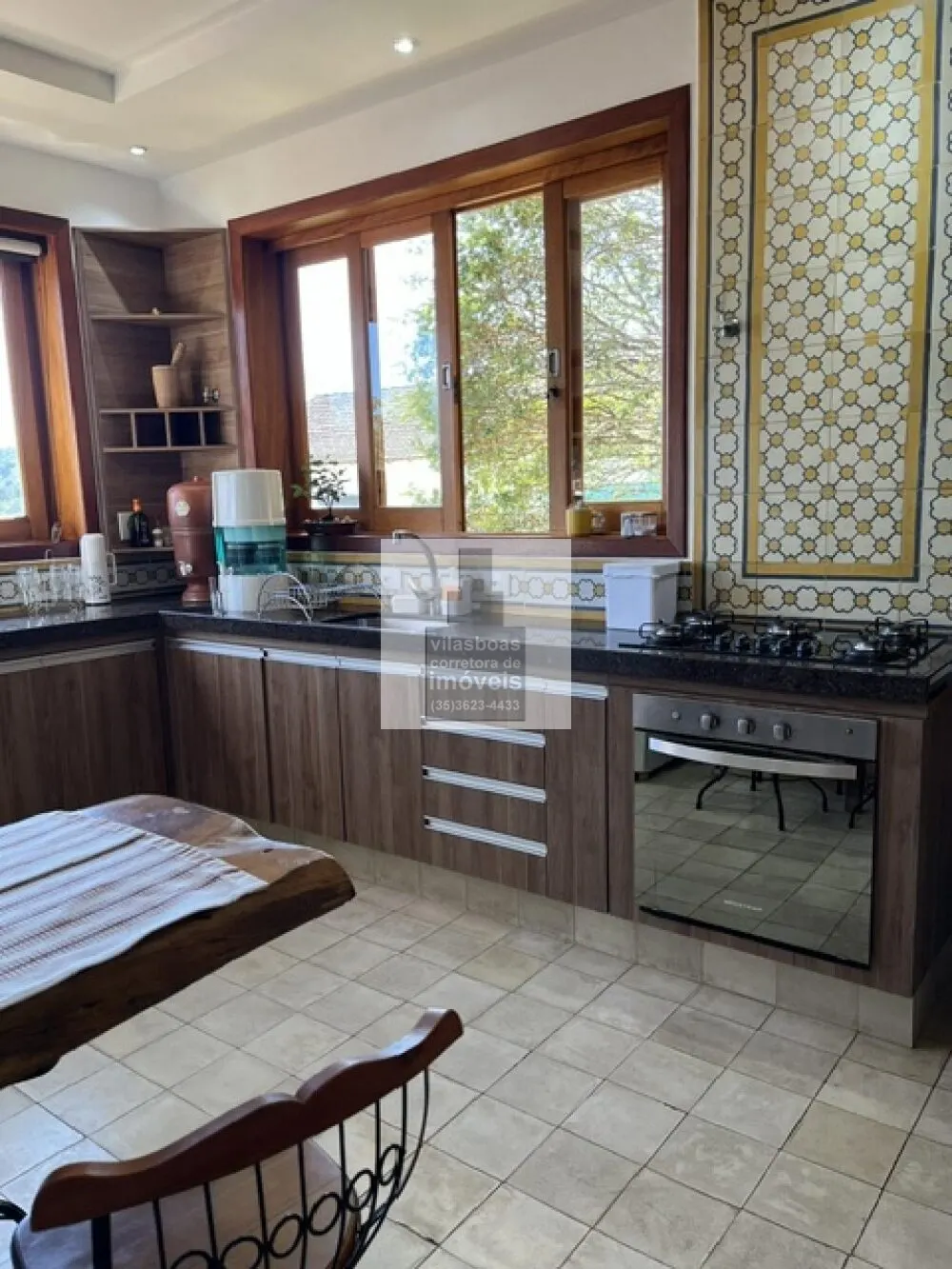 Foto 4 de Casa de 4 pavimentos com suíte com hidromassagem, terraço e garagem para 5 carros, Oriente