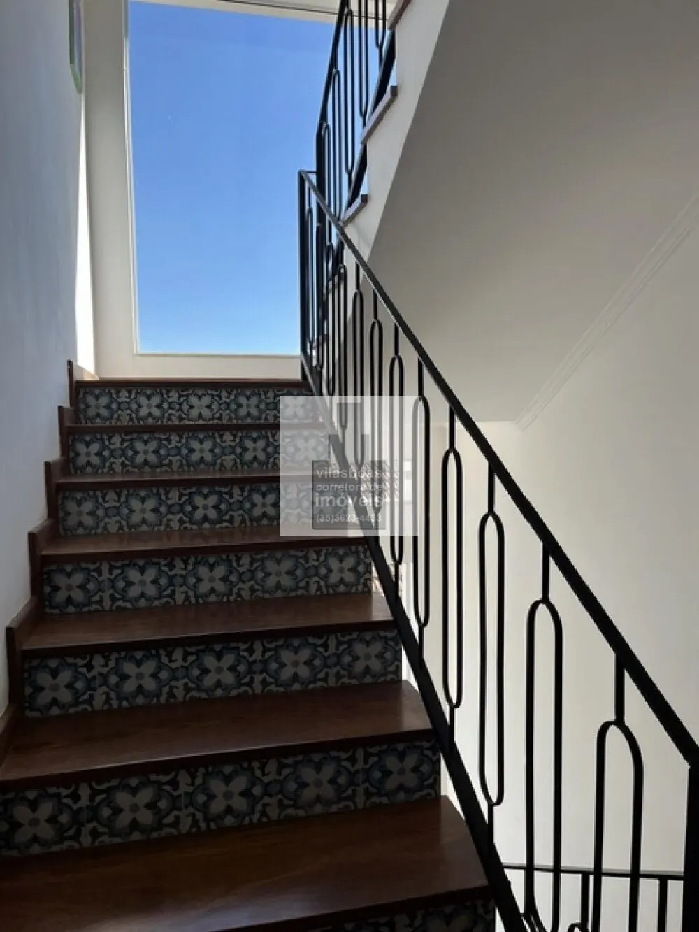 Foto 7 de Casa de 4 pavimentos com suíte com hidromassagem, terraço e garagem para 5 carros, Oriente