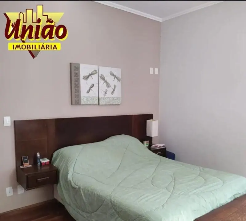 Foto 7 de Casa de alto padrão com 5 quartos (2 suítes) e área gourmet, Centro