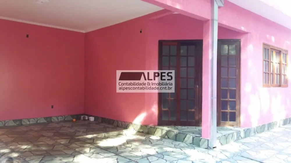Foto 5 de Casa de 5 quartos com varanda, salão e pomar em frente ao Country Club, Nações