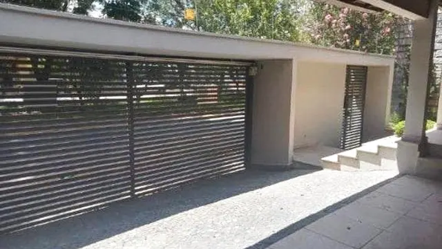 Foto 1 de Casa de alto padrão com 5 quartos, área gourmet e edícula, BPS